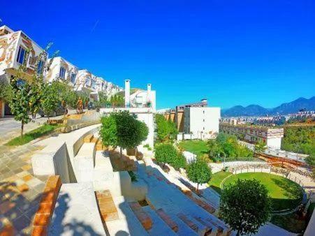 Deluxe Flat With Garden_Tirana Leilighet Eksteriør bilde