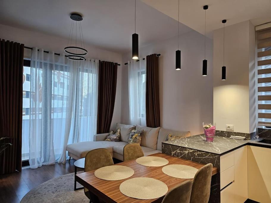 Deluxe Flat With Garden_Tirana Leilighet Eksteriør bilde