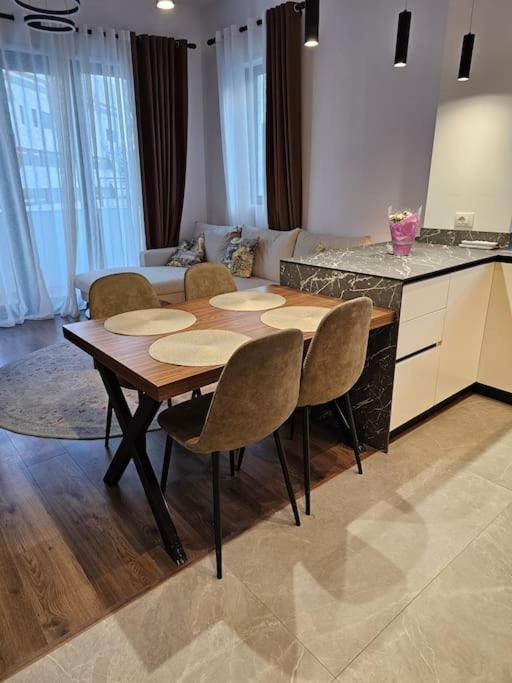Deluxe Flat With Garden_Tirana Leilighet Eksteriør bilde