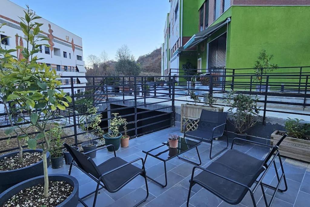 Deluxe Flat With Garden_Tirana Leilighet Eksteriør bilde